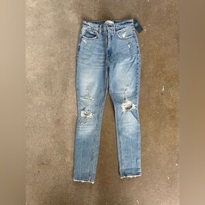 NWT Abercrombie & Fitch the Skinny High Rise Medium Wash Knee Rip Size 25|0L